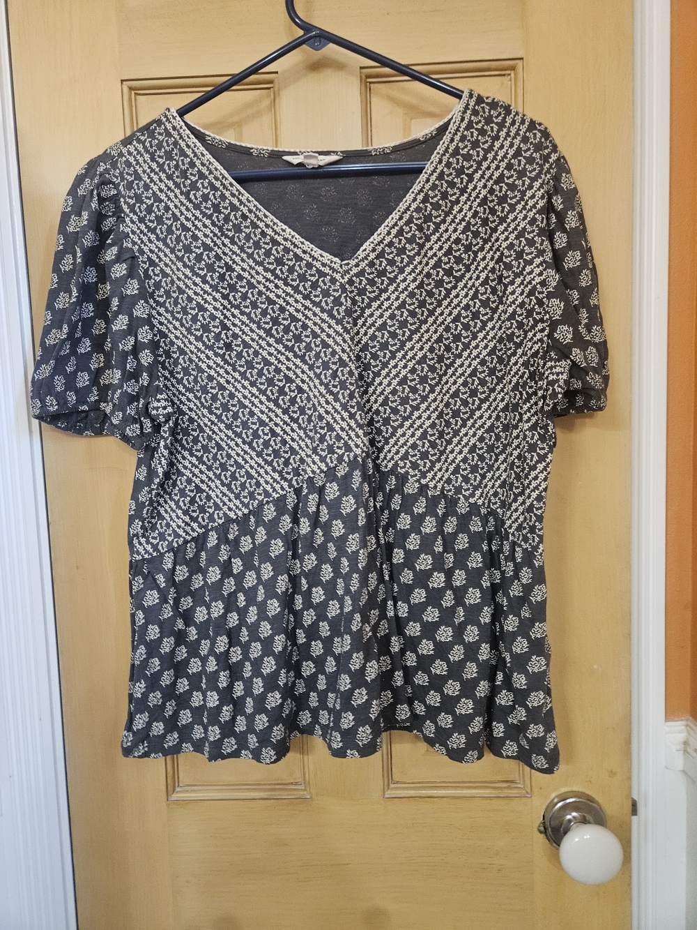 Lucky Brand Black & Cream V-Neck Printed Peplum Tunic